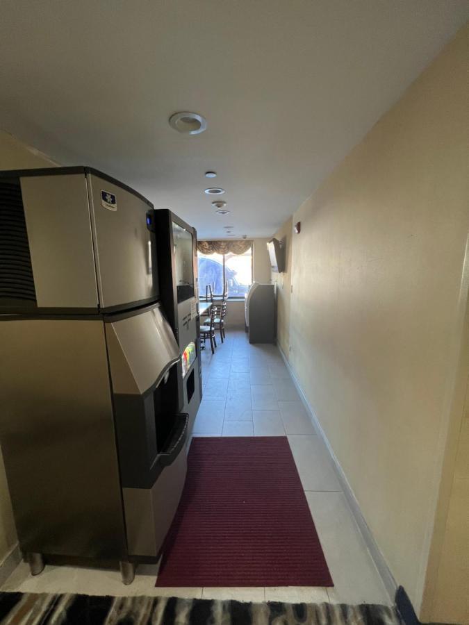 Atlantic Motor Inn New York Bagian luar foto